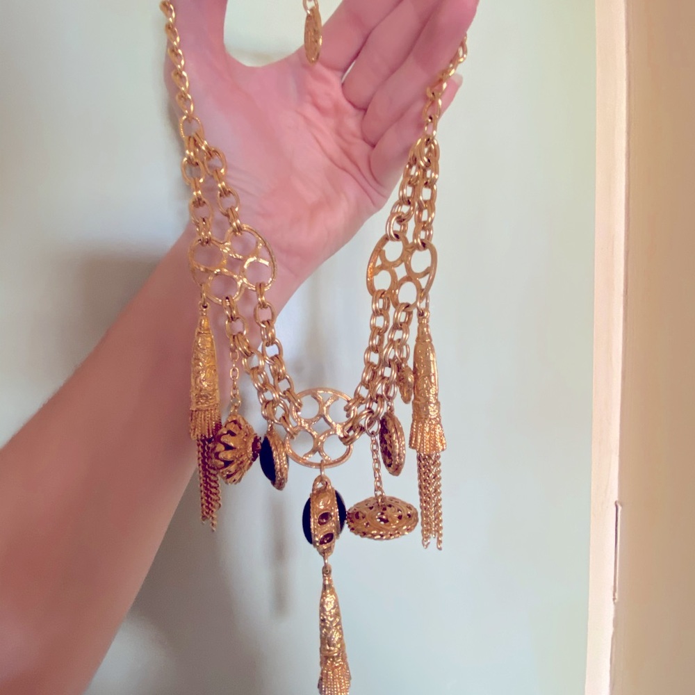 clara kasavina necklace